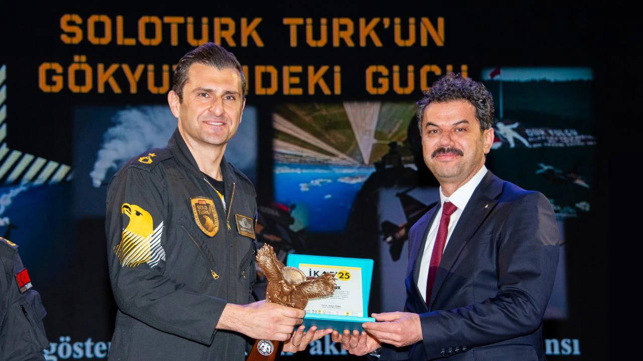 SOLOTÜRK, İKAF’25’te öğrenci ve mezunlarla buluştu